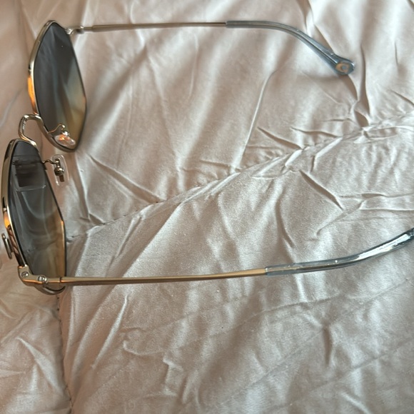 Coach shades with authenticity paperwork and coach case - Picture 3 of 6